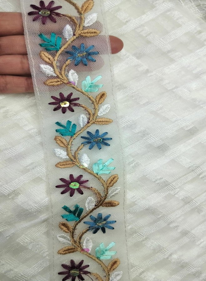 DaSync قماش دانتيل أبيض مطرز، مناسب للساري، الدوباتا، الشوني، مزين بالزهور، مناسب للبلوزة، الفستان، والعباءة. طوله 9 أمتار، وهو متعدد الألوان، مزين بالزهور. - Image 3